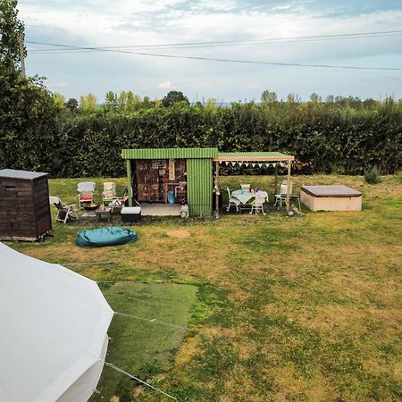 The Follies Glamping Hotel Maidstone Exterior photo