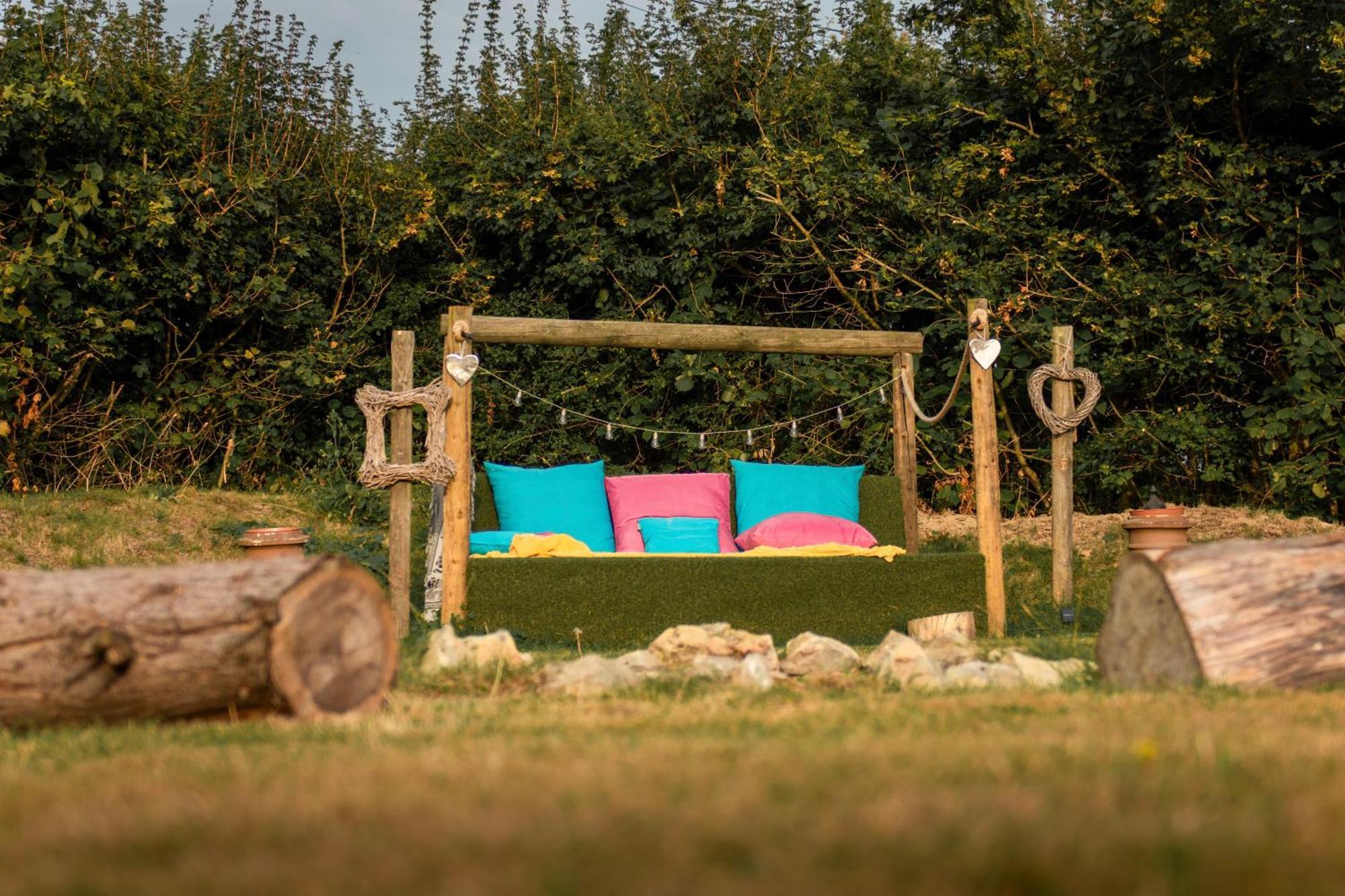 The Follies Glamping Hotel Maidstone Exterior photo