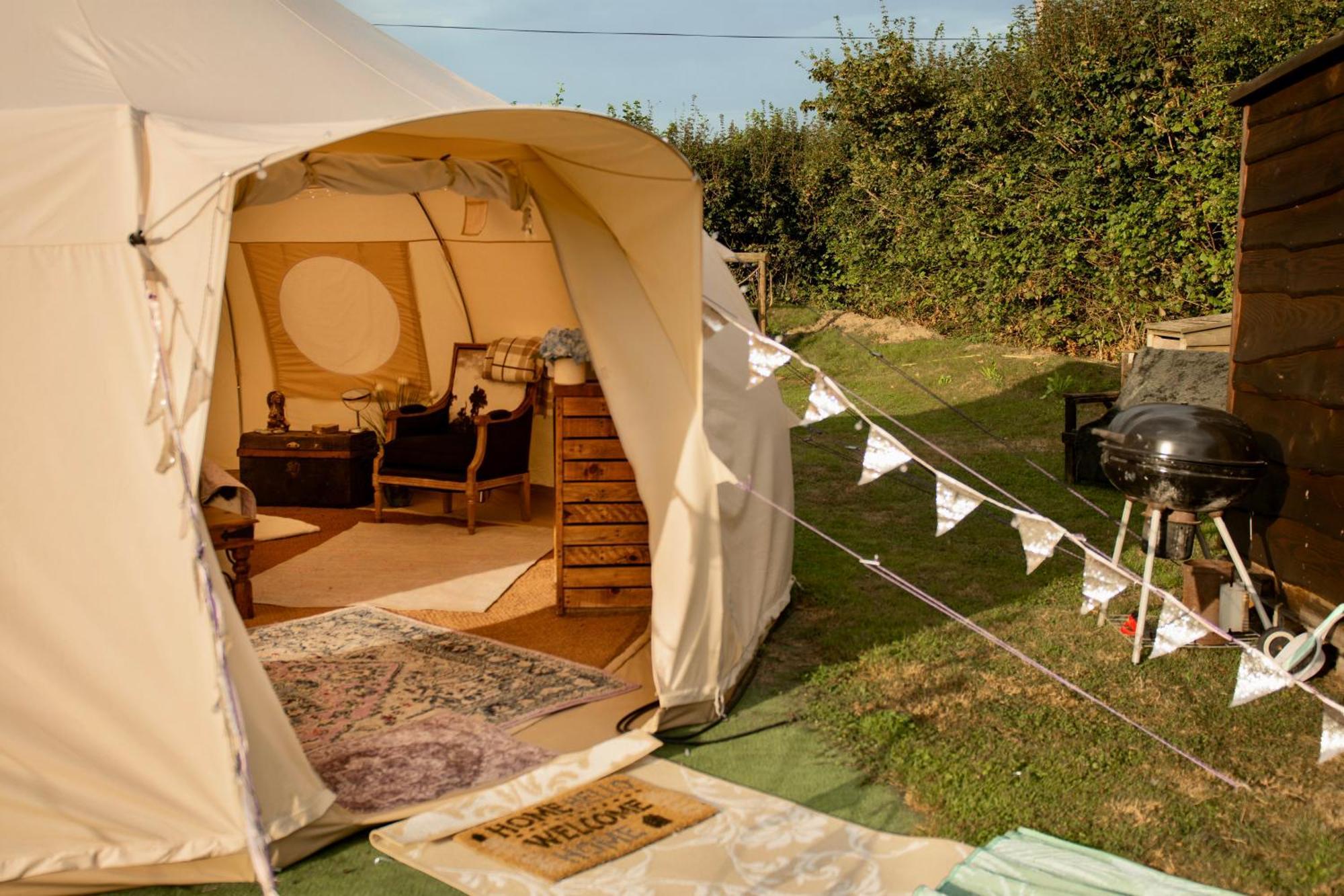 The Follies Glamping Hotel Maidstone Exterior photo