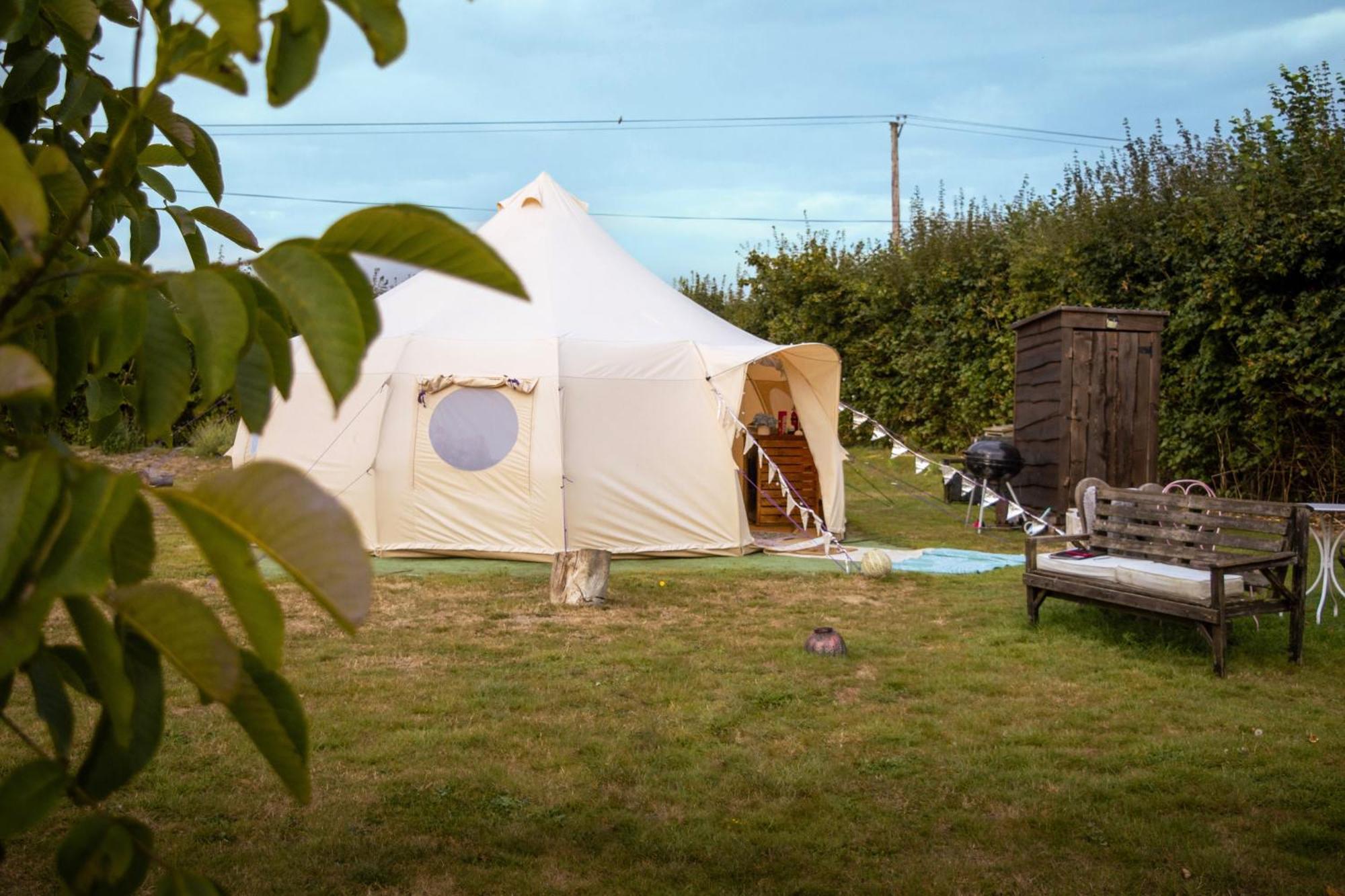 The Follies Glamping Hotel Maidstone Exterior photo
