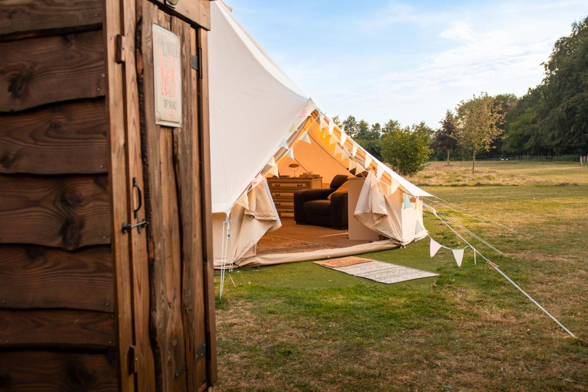 The Follies Glamping Hotel Maidstone Exterior photo