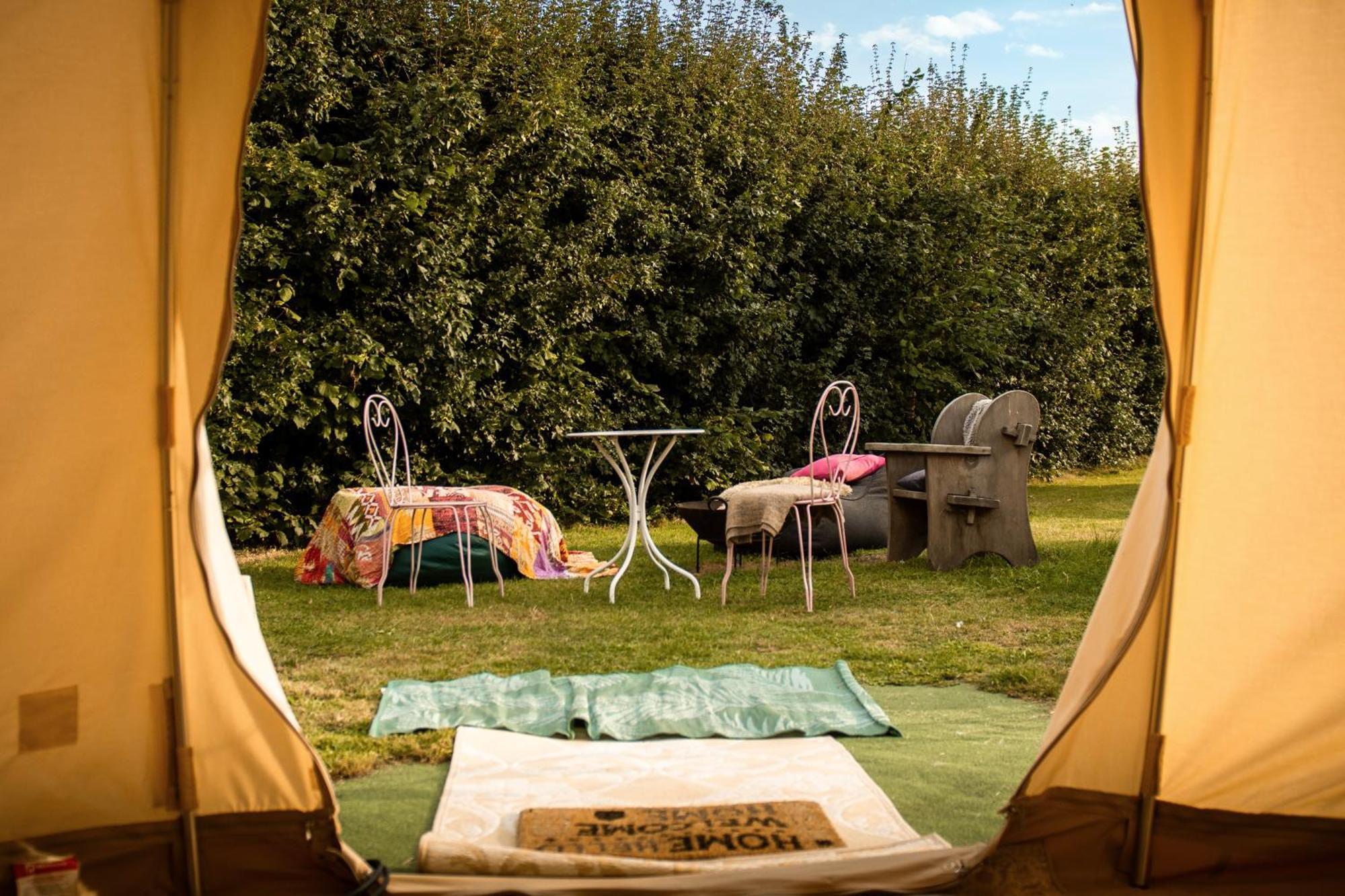The Follies Glamping Hotel Maidstone Exterior photo