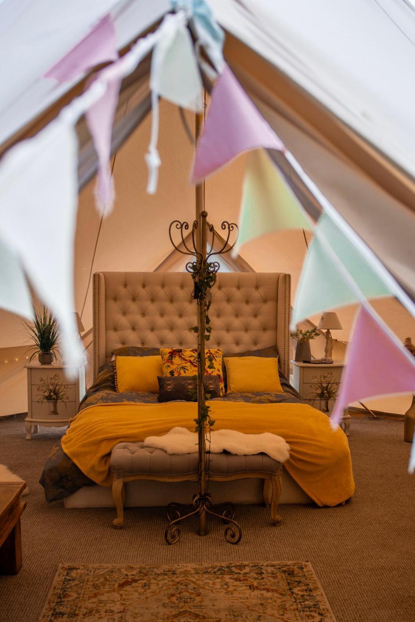 The Follies Glamping Hotel Maidstone Exterior photo