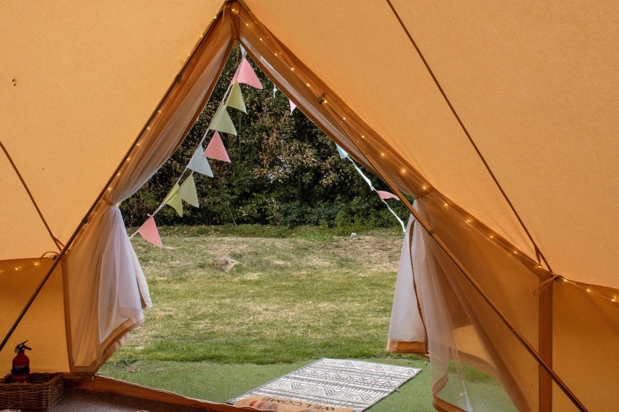 The Follies Glamping Hotel Maidstone Exterior photo