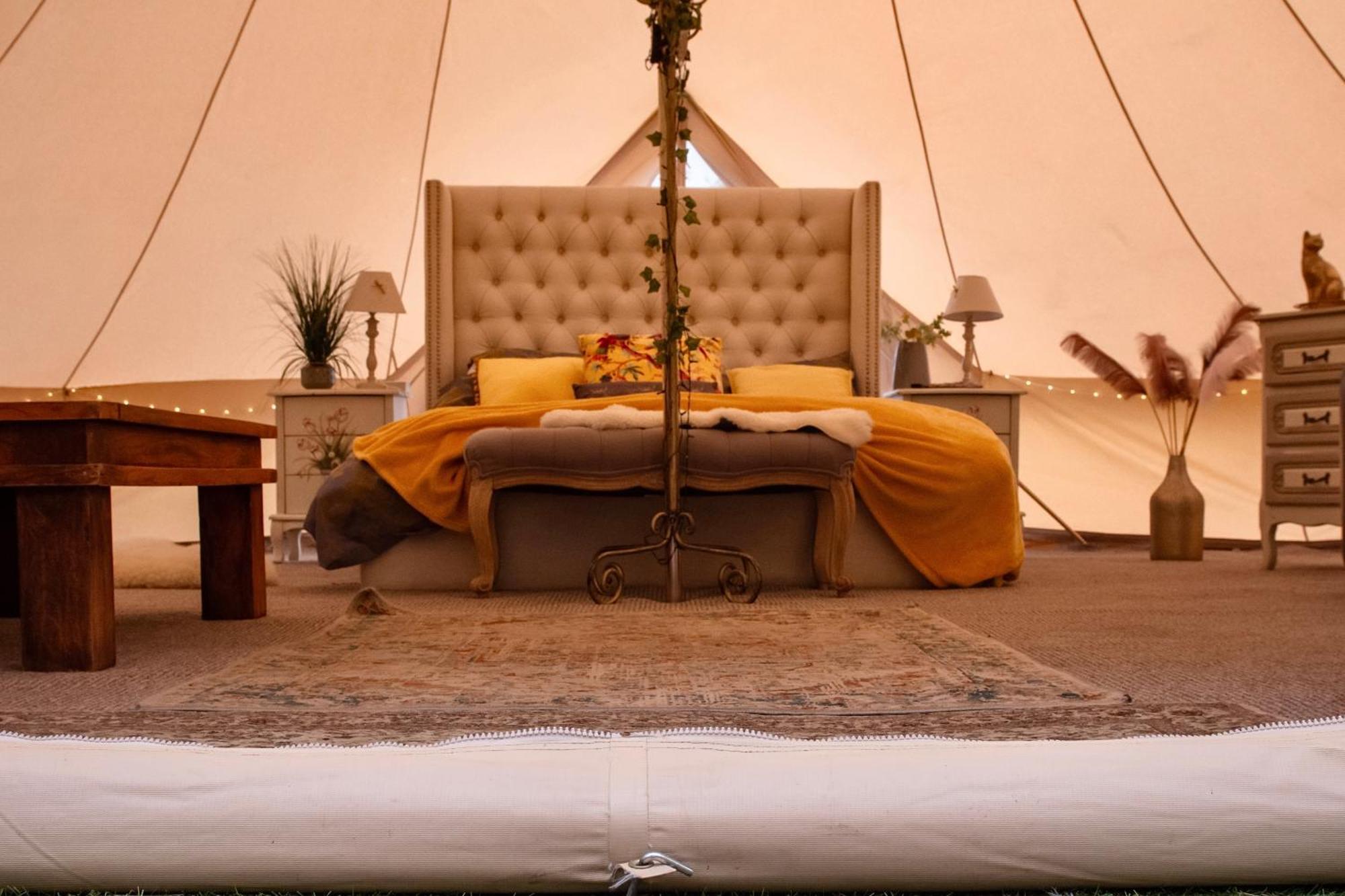 The Follies Glamping Hotel Maidstone Exterior photo