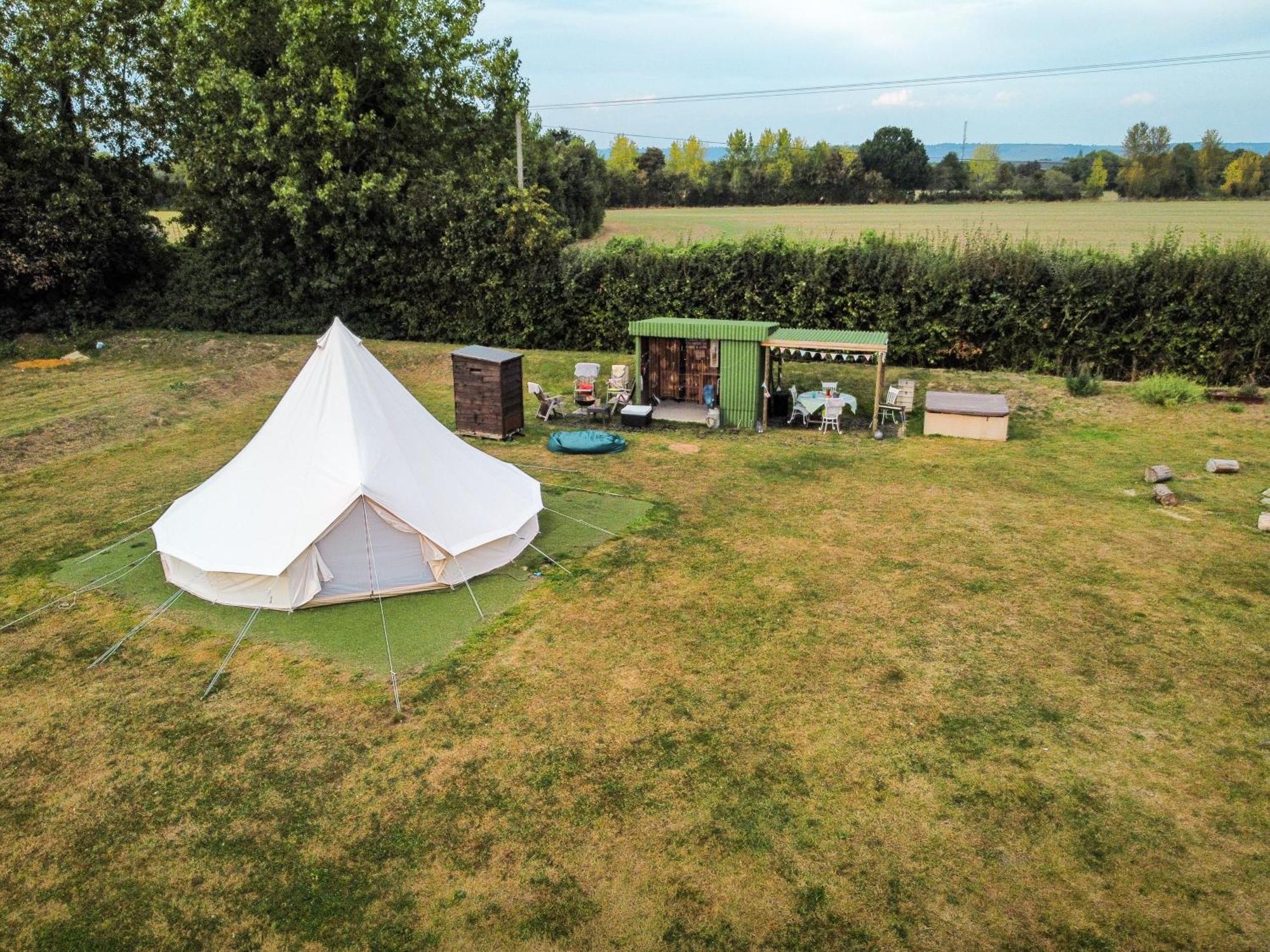 The Follies Glamping Hotel Maidstone Exterior photo